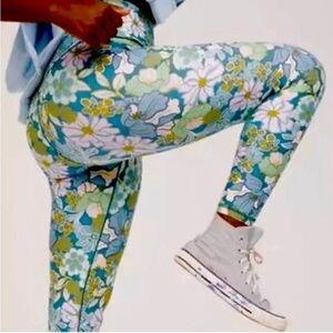 Offline By Aerie Women XS Floral Real Me Hi-Rise Crossover 7/8 Leggings